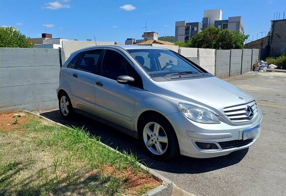 MERCEDES-BENZ B 200 2.0 8V GASOLINA 4P AUTOMÁTICO